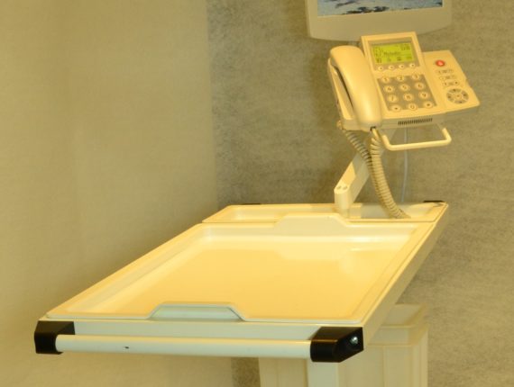 Spital-Mobiliar aus Hart-PVC / Verbund